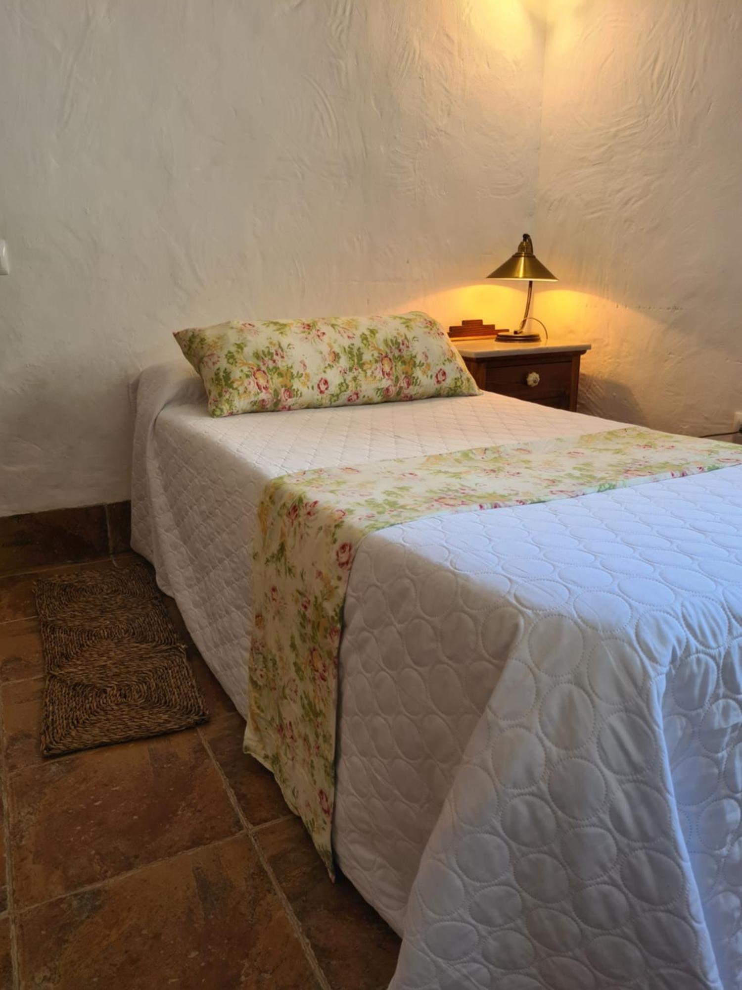La Posada Amena Carcabuey Rum bild